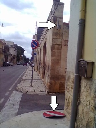 Il_segnale_staccato_dal_supporto