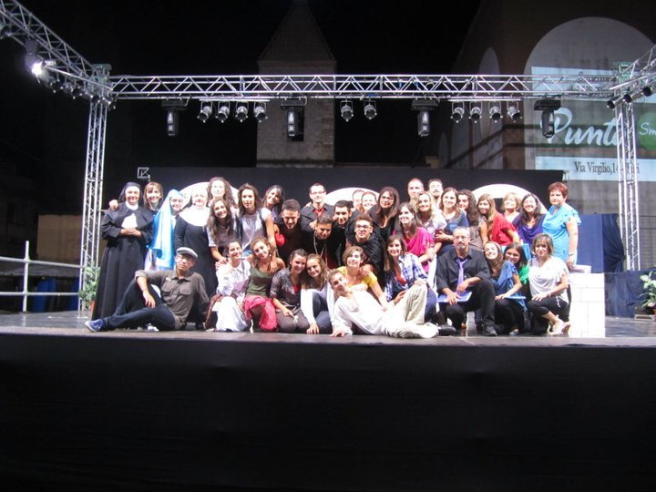 Melania durante il recital Don Bosco