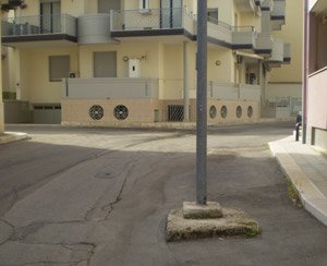 Lampione-in-via-Vecchia-Rutigliano