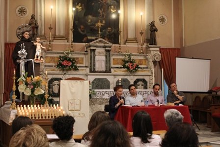 Il tavolo dei relatori allombra di santAntonio