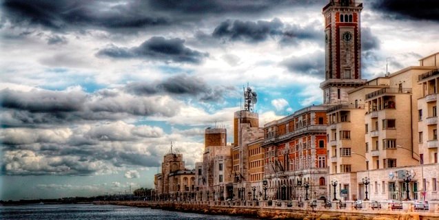 Il Palazzo della Provincia di Bari